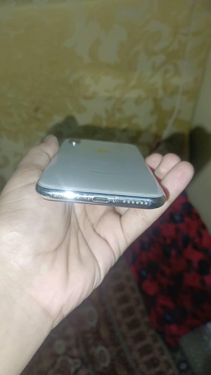 Apple iPhone X 0