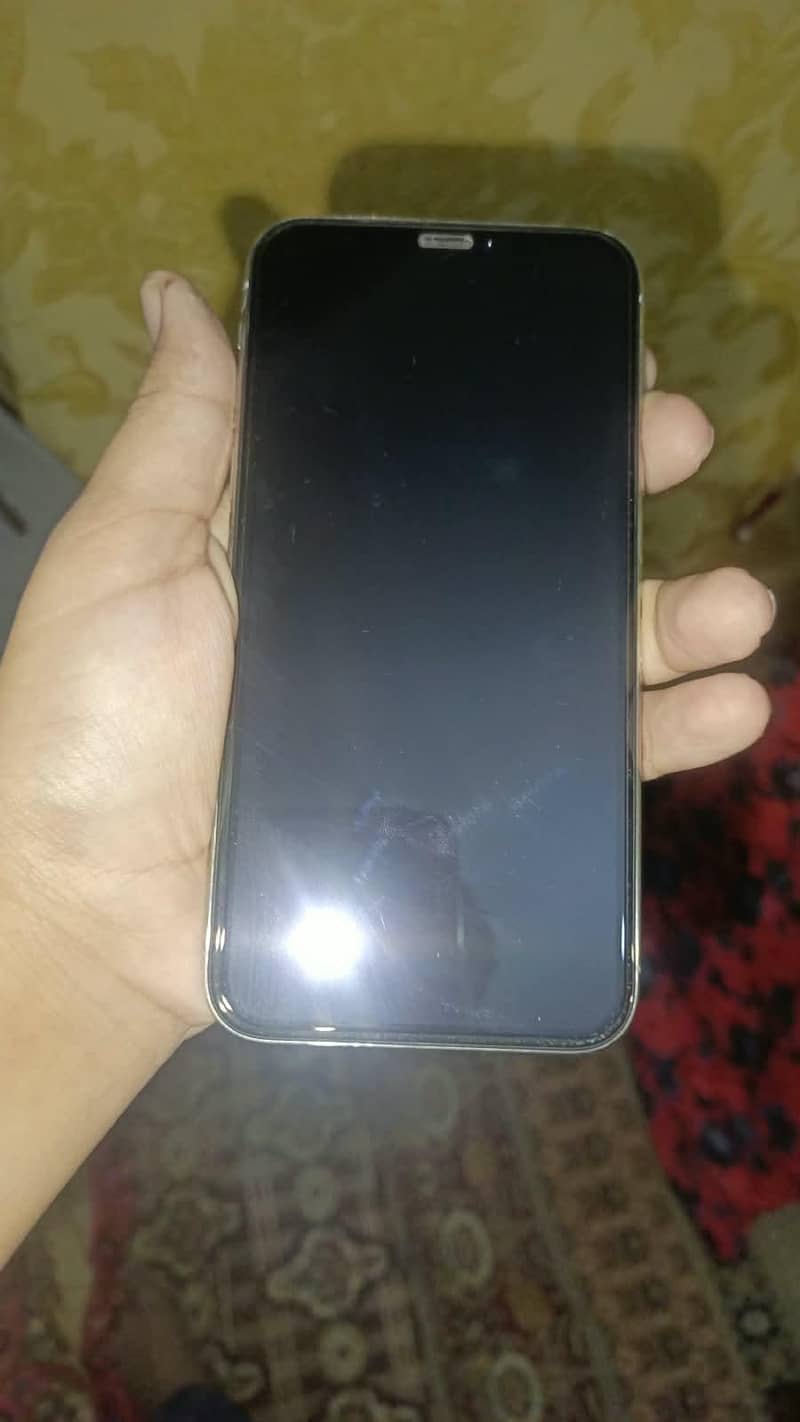 Apple iPhone X 4