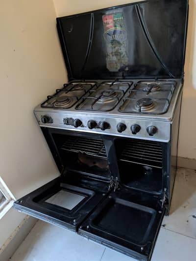 Canon cooking ranges with 5 stoves