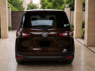 Toyota Sienta G Hybrid 7 Seater 2 door Auto