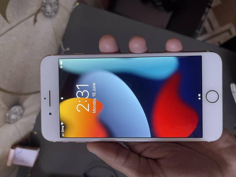 Apple iPhone 7 Plus 0