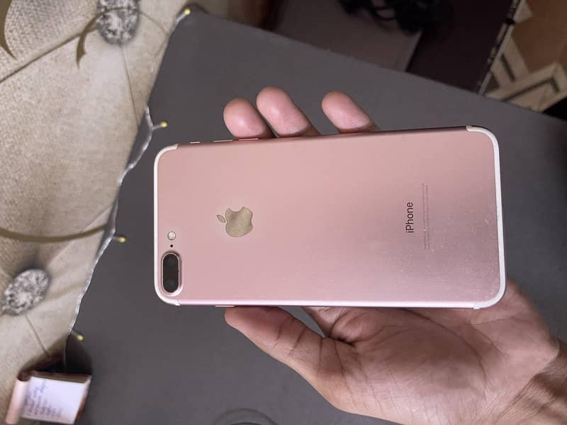 Apple iPhone 7 Plus 3