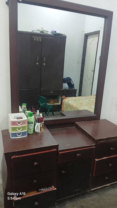 Dressing table and 1 side table