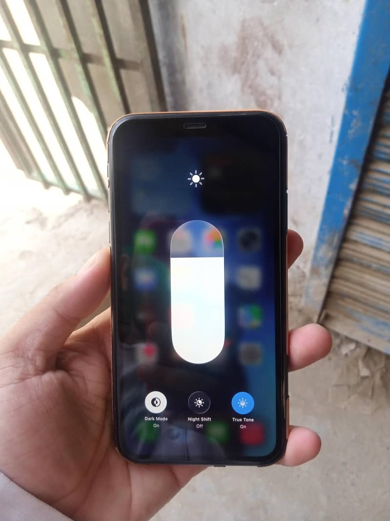 Apple iPhone 11 3