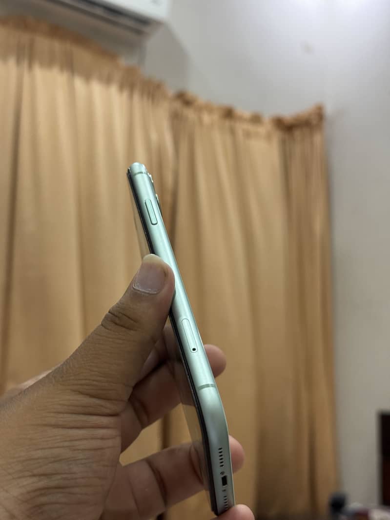 Apple iPhone 11 6