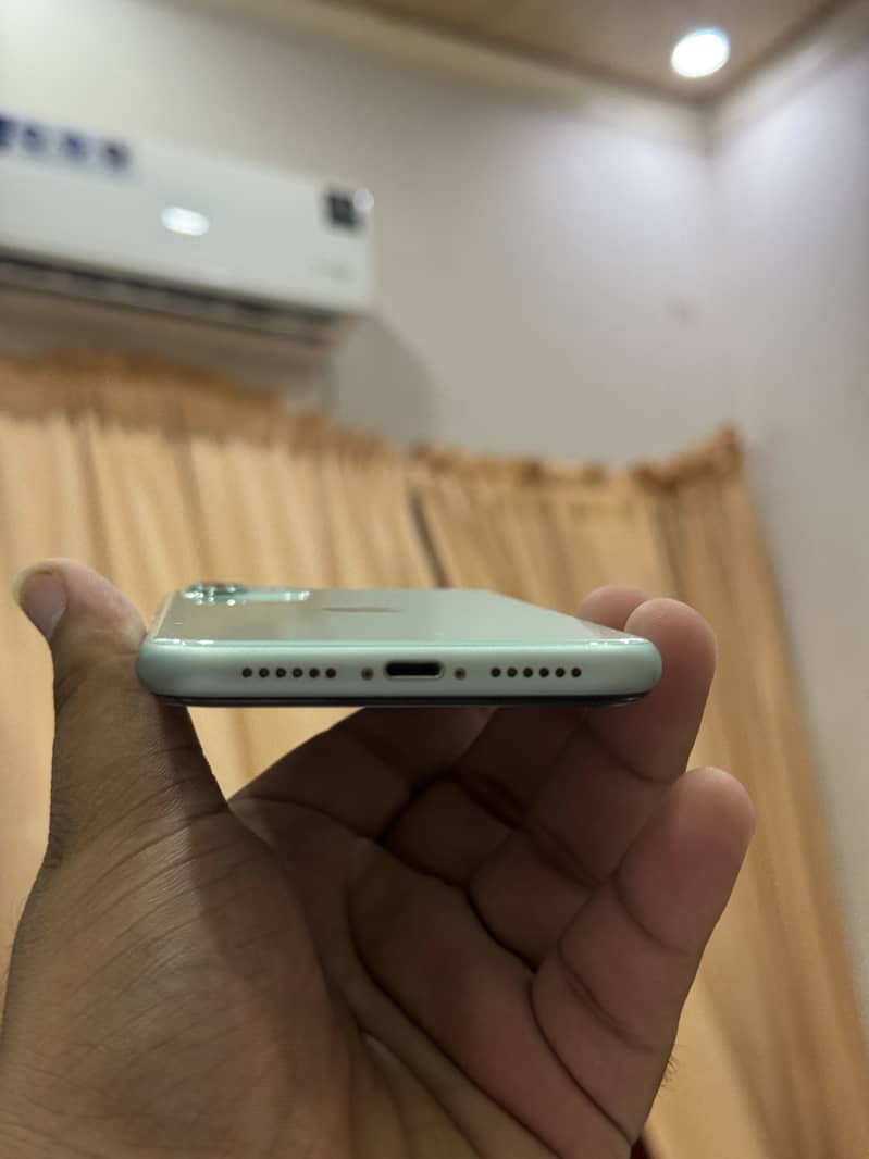 Apple iPhone 11 12
