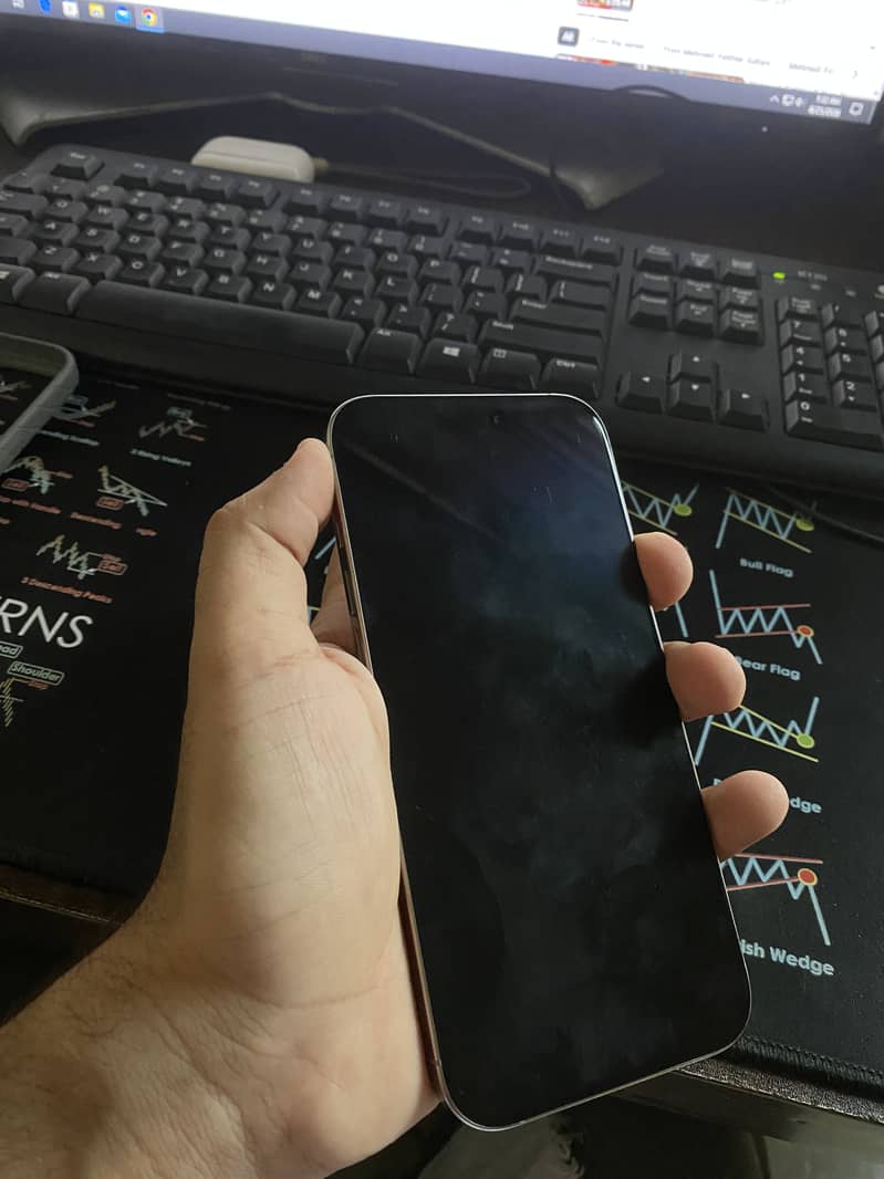 Apple iPhone 16 Pro Max 3