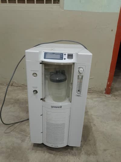 YUWELL 5 LITER CONCENTRATOR.