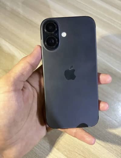 Apple iPhone 16