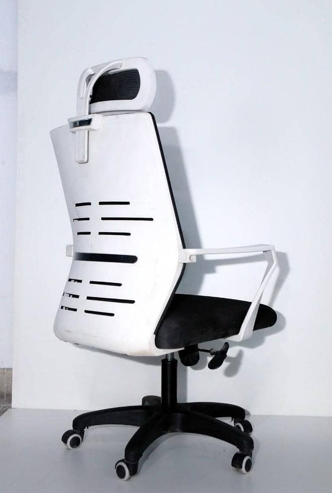 Office/computer/gaming chairs 18