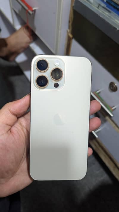 Apple iPhone 16 Pro Max