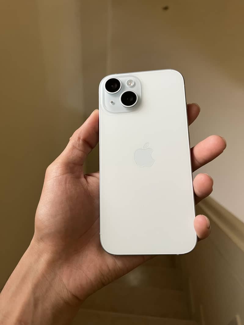 iPhone 15 (Complete Box) 2