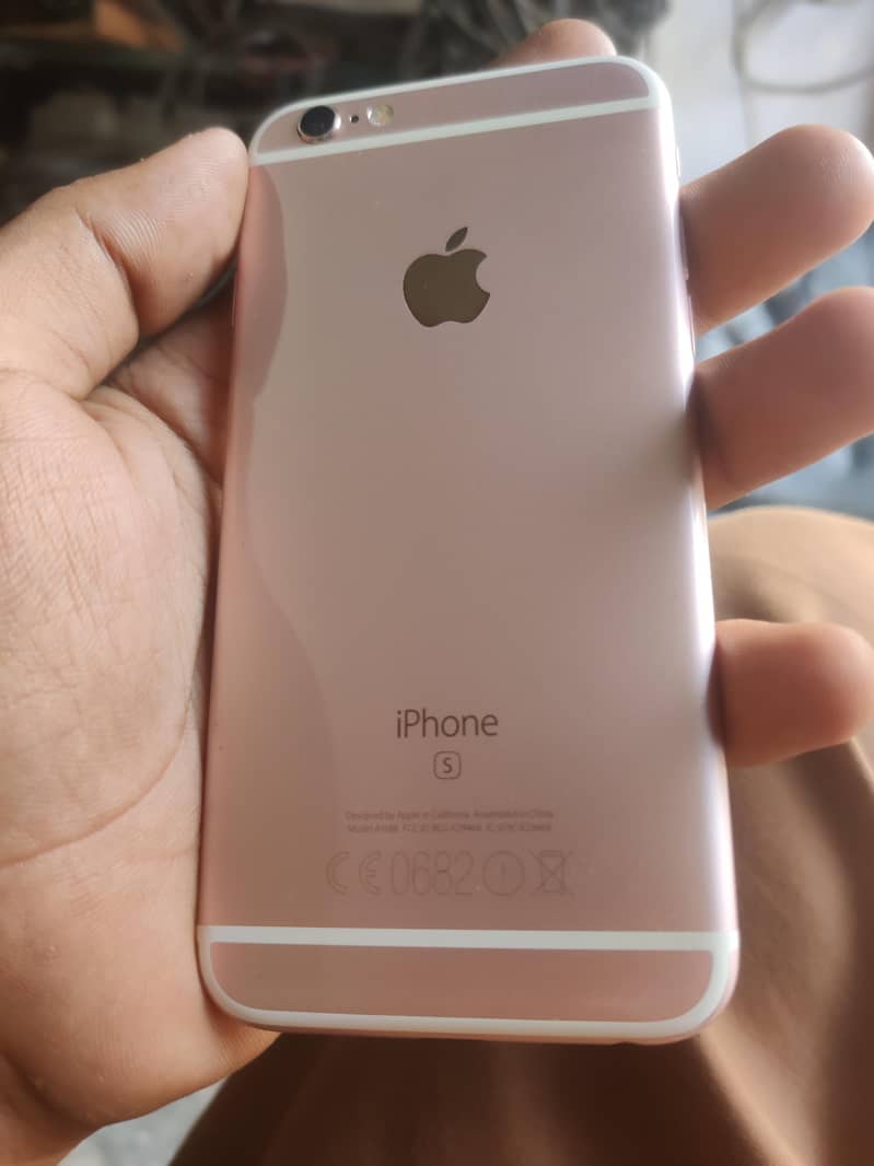 Apple iPhone 6S 1