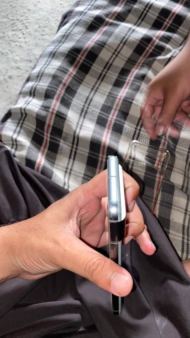 Google Pixel 8 4