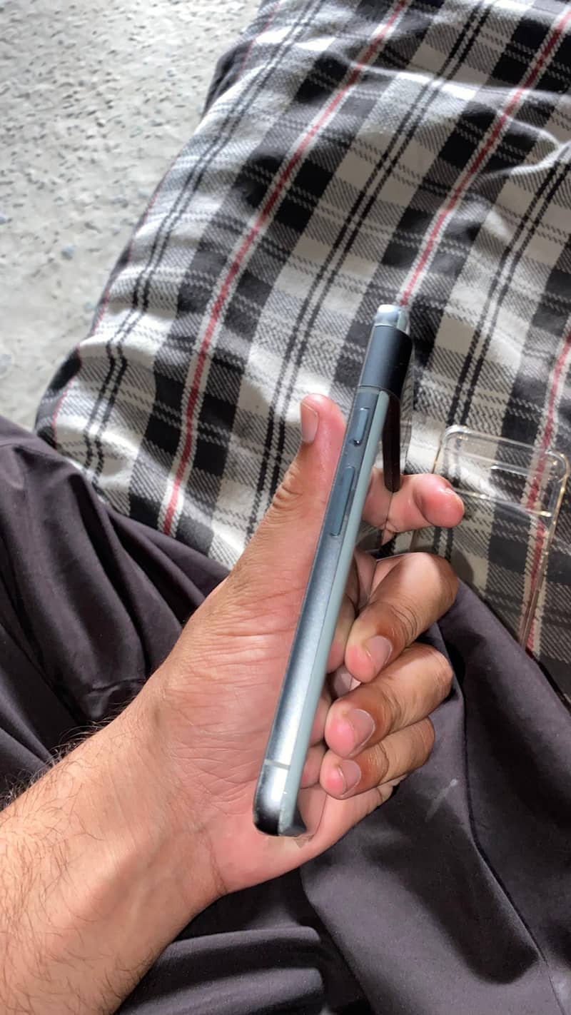 Google Pixel 8 5