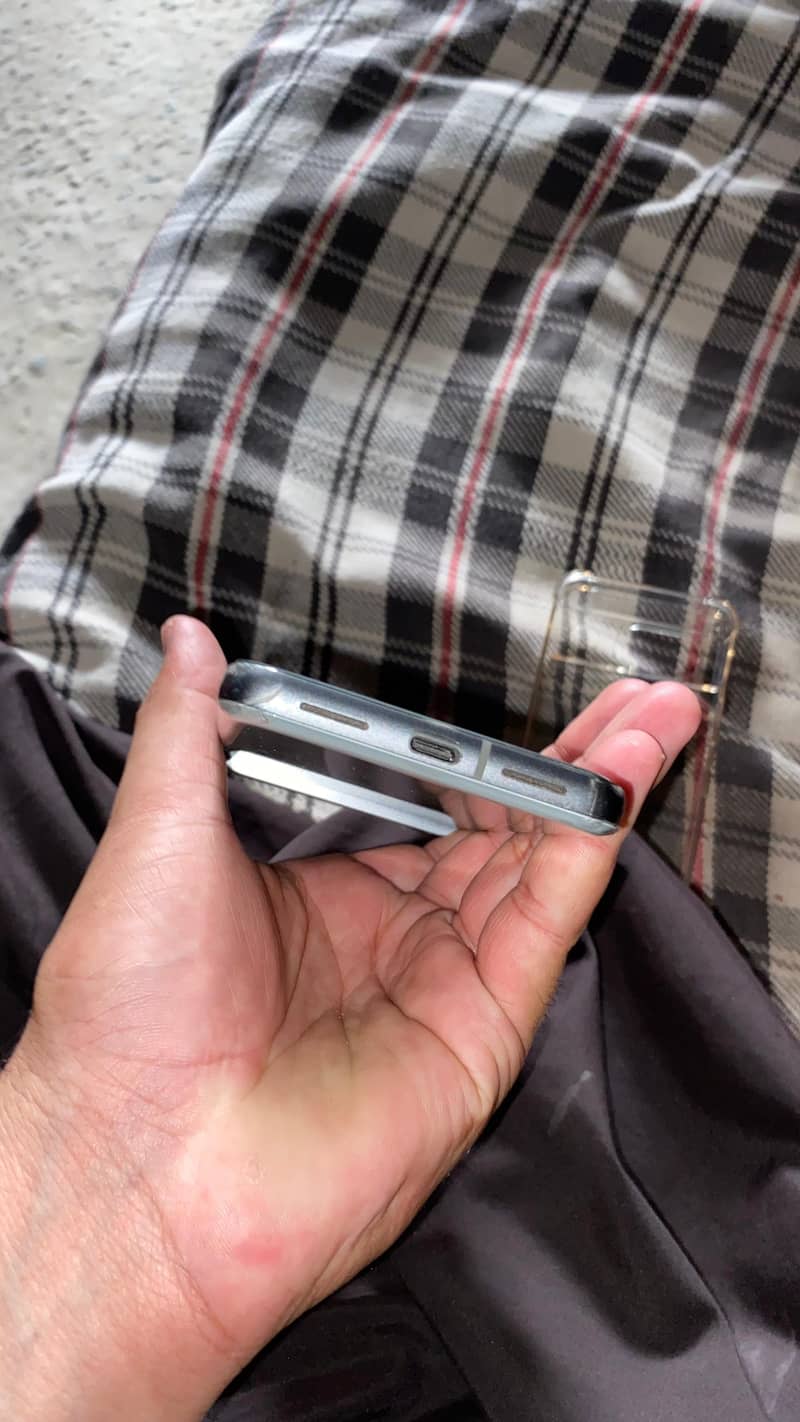 Google Pixel 8 6