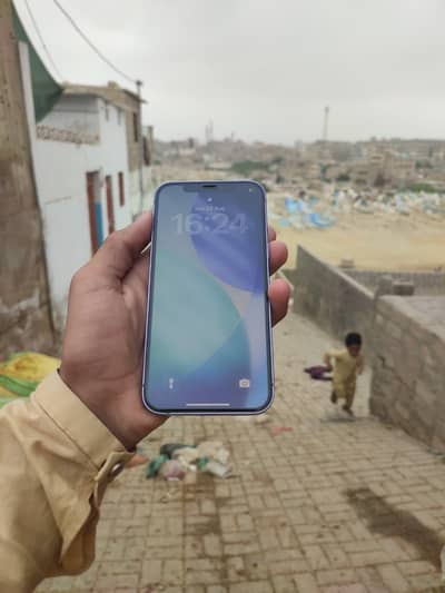 Apple iPhone 12
