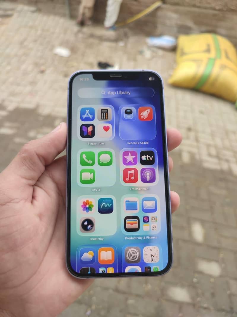 Apple iPhone 12 2