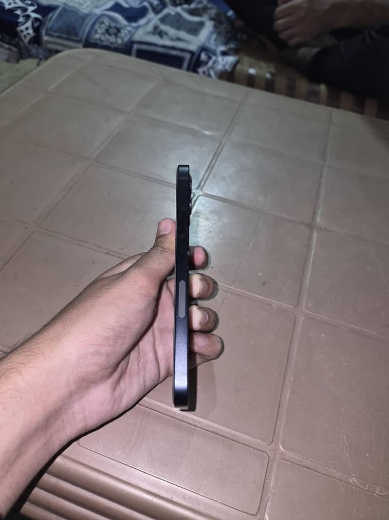 Apple iPhone 12 3