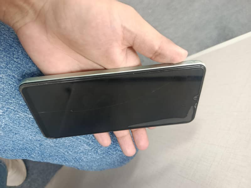 Realme Note 60 4