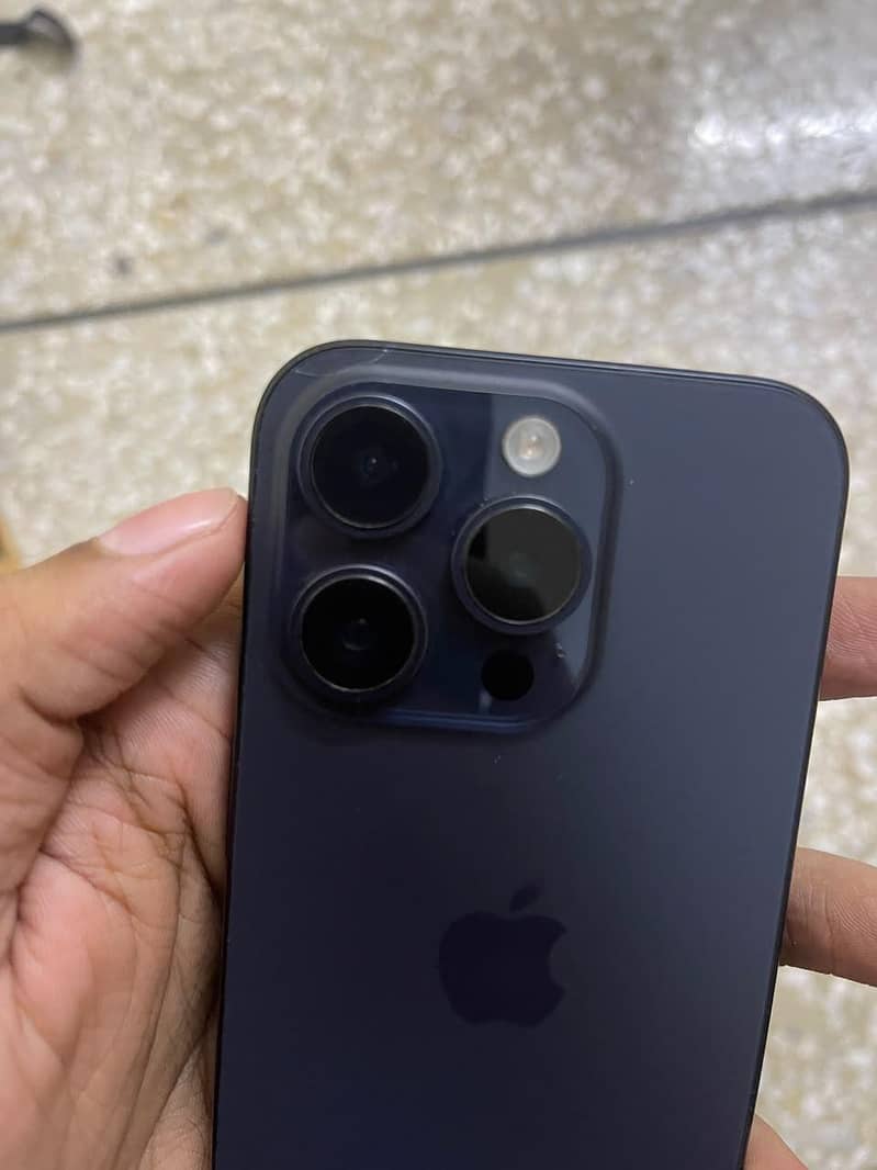 Apple iPhone 15 Pro 3