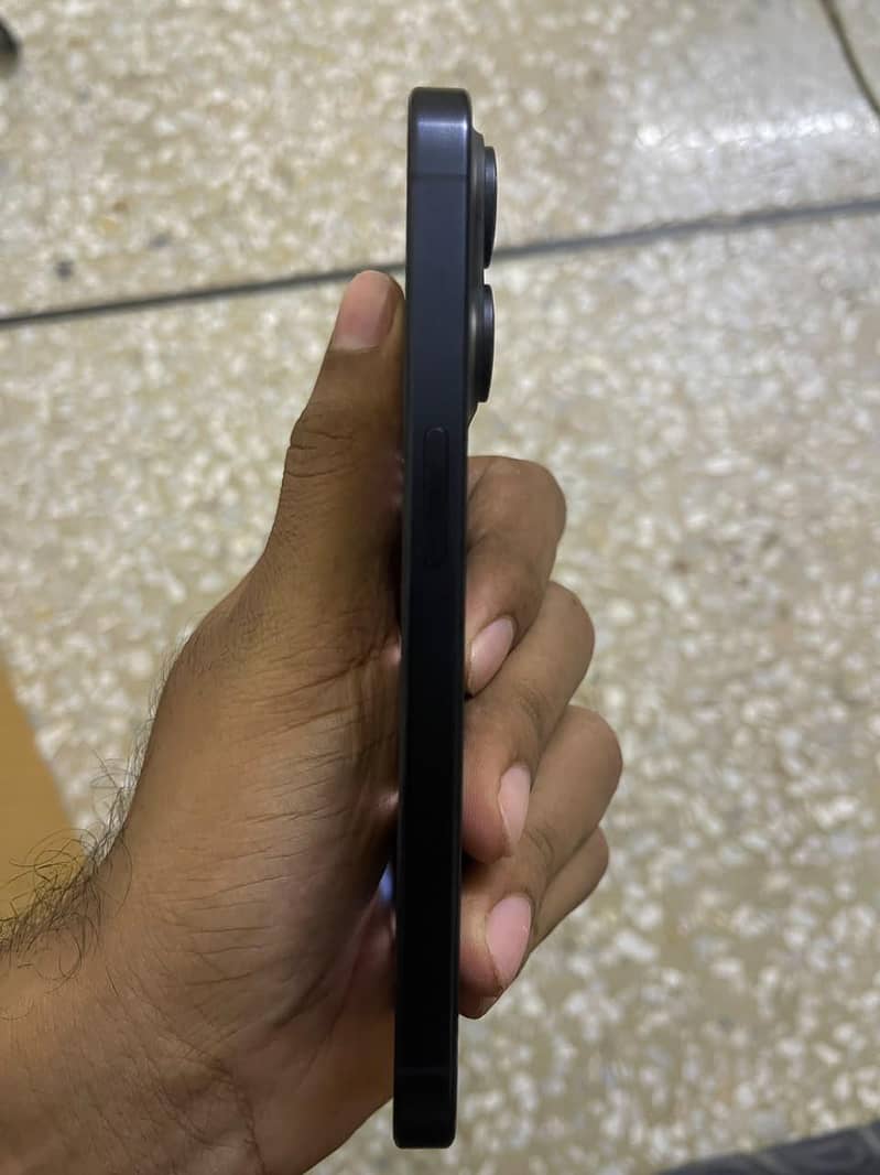Apple iPhone 15 Pro 1