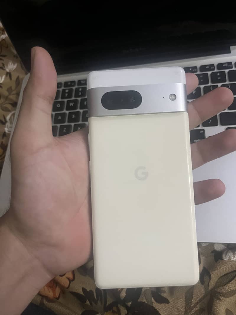 Google Pixel 7 3