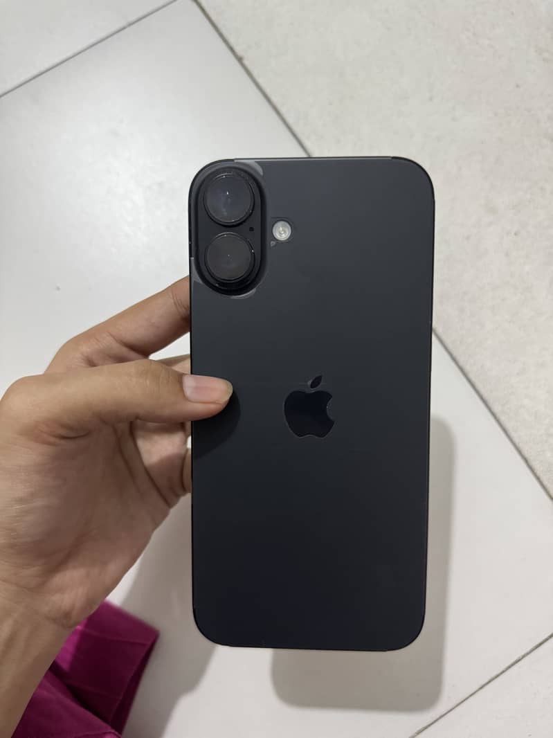 Apple iPhone 16 Plus 3
