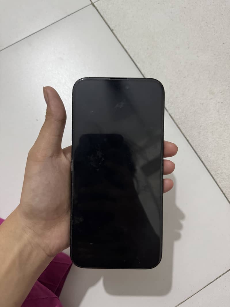 Apple iPhone 16 Plus 4