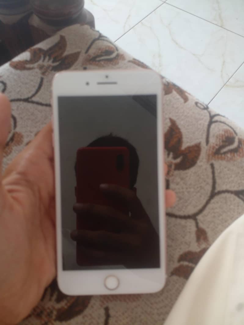 Apple iPhone 8 Plus 2