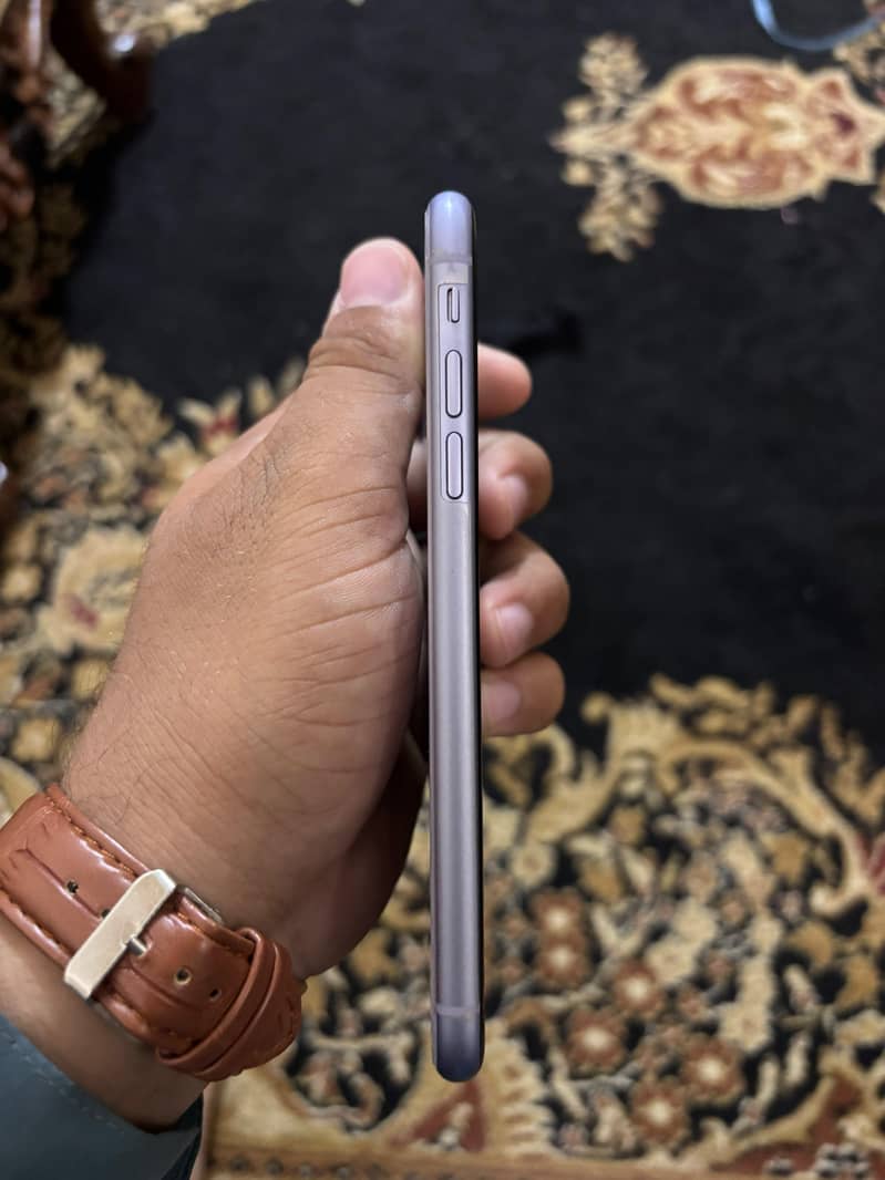 Apple iPhone 11 5