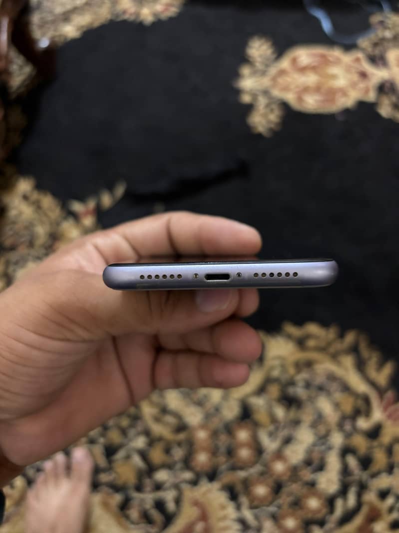 Apple iPhone 11 6