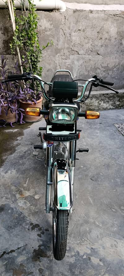 United 70 (2024) 8450 kms driven only, 1st owner condition brand new