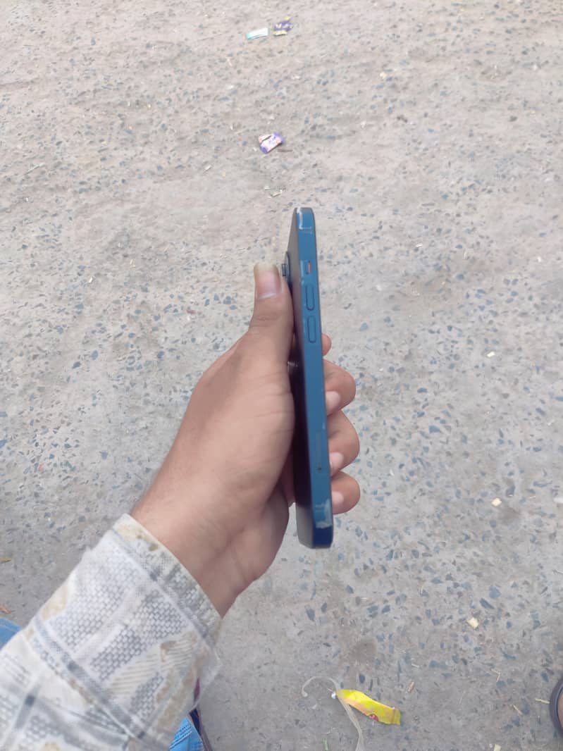 Apple iPhone 13 3