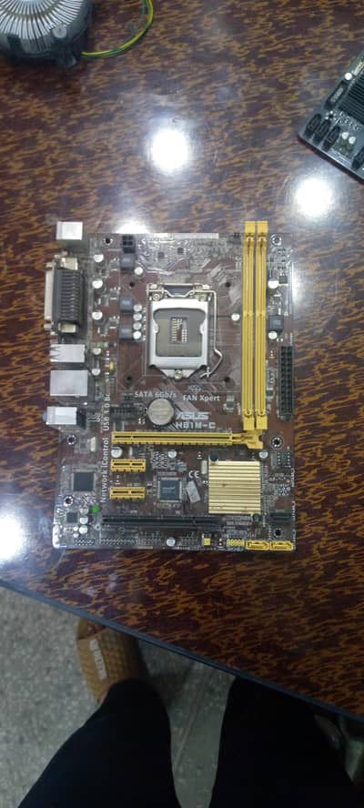 4 gen motherboard ( 2 slots ) Asus