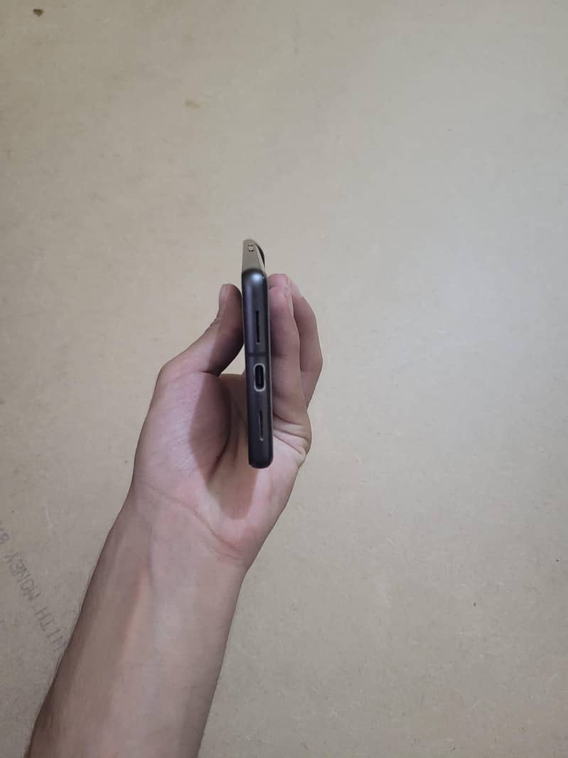 Google Pixel 7 4
