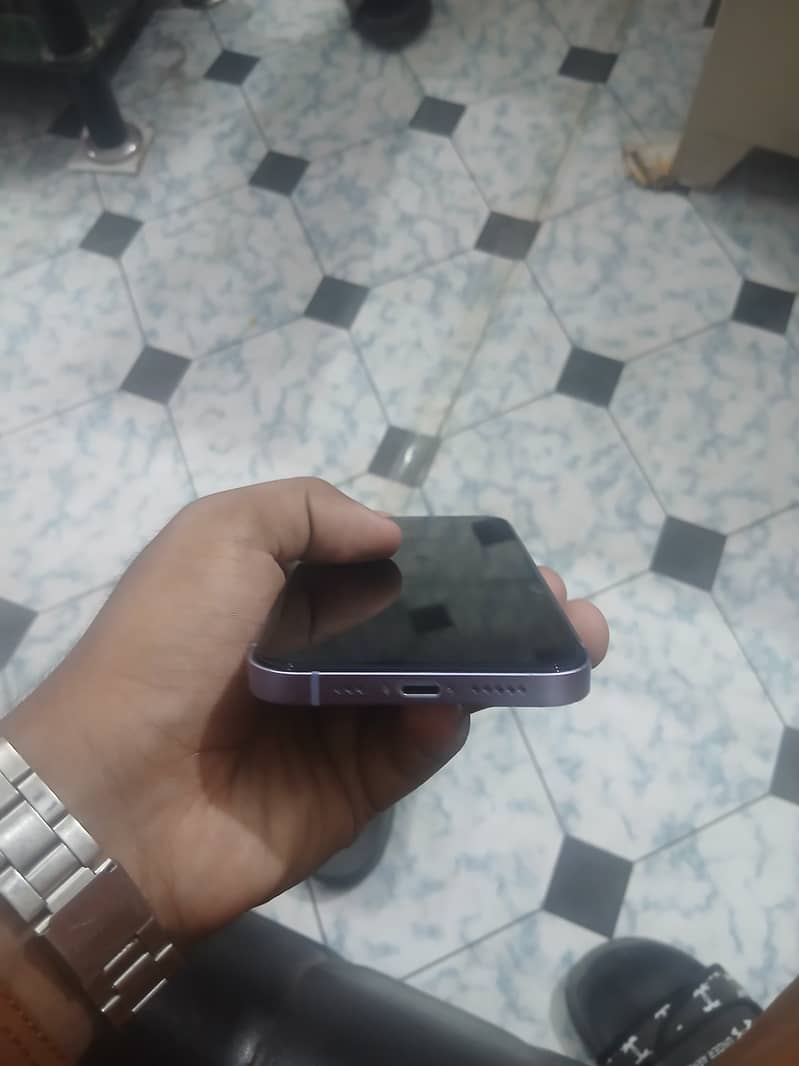 Apple iPhone 12 0