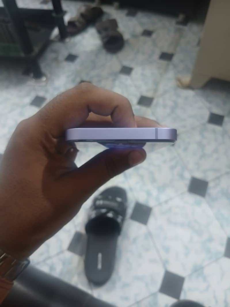 Apple iPhone 12 3