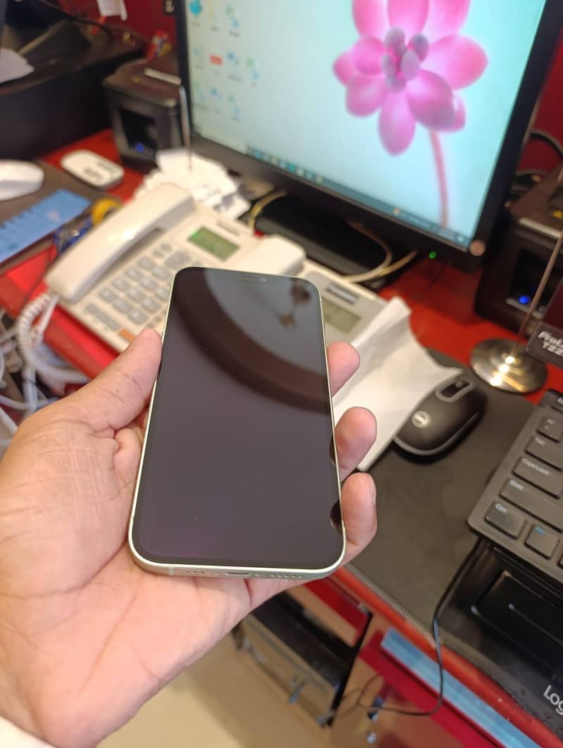 Apple iPhone 12 0