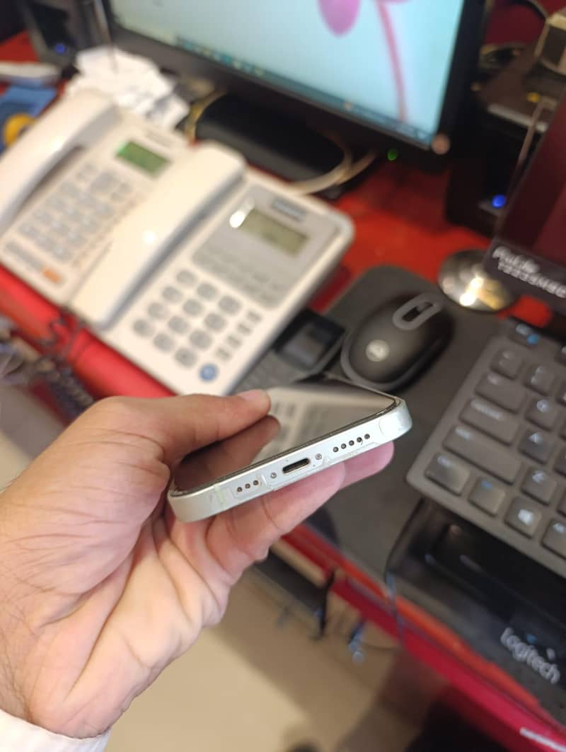 Apple iPhone 12 5