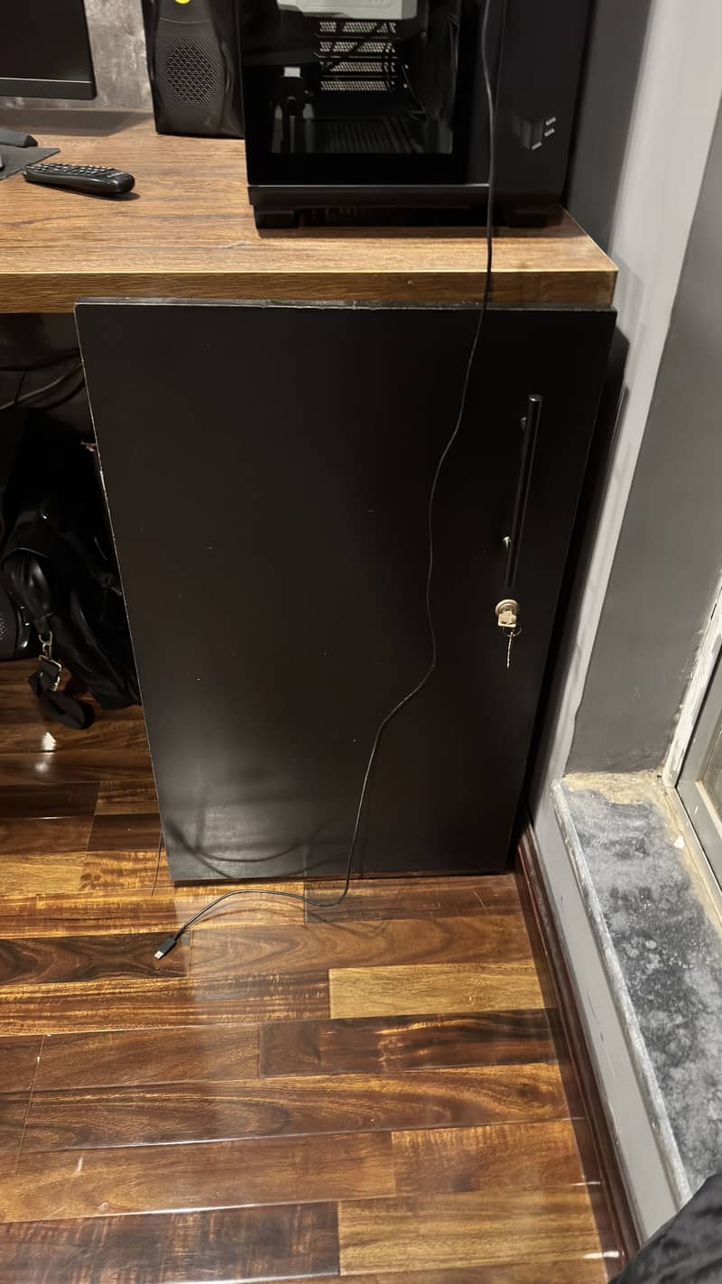 Gaming computer desk 2