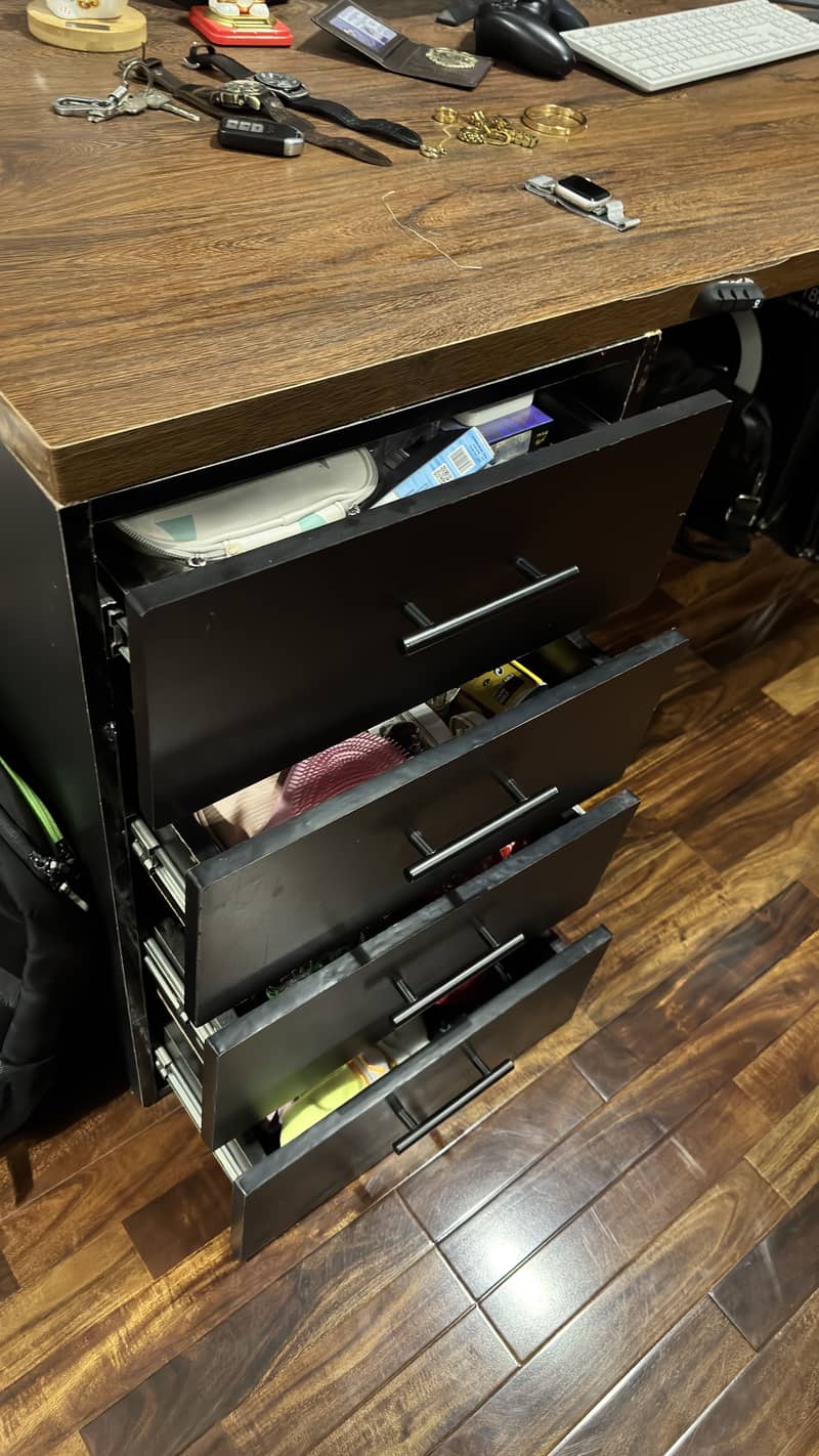 Gaming computer desk 3