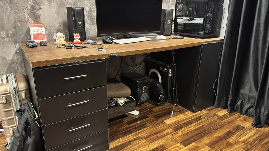Gaming computer desk 5