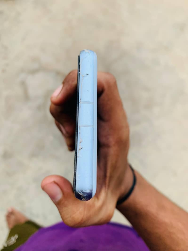 Google Pixel 7a 2