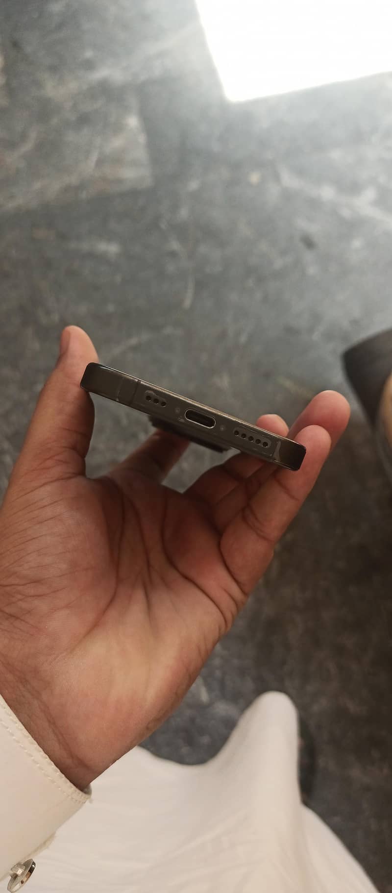Apple iPhone 15 Pro 1 TB 2