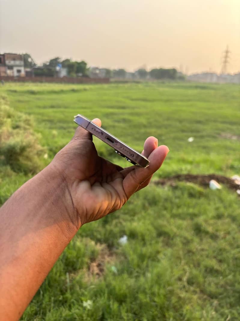 Apple iPhone 14 Pro Max 2