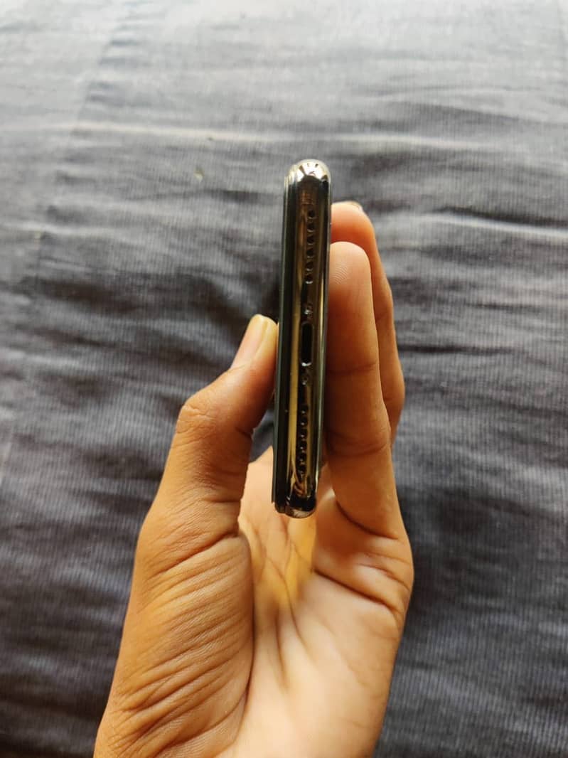 Apple iPhone X 7