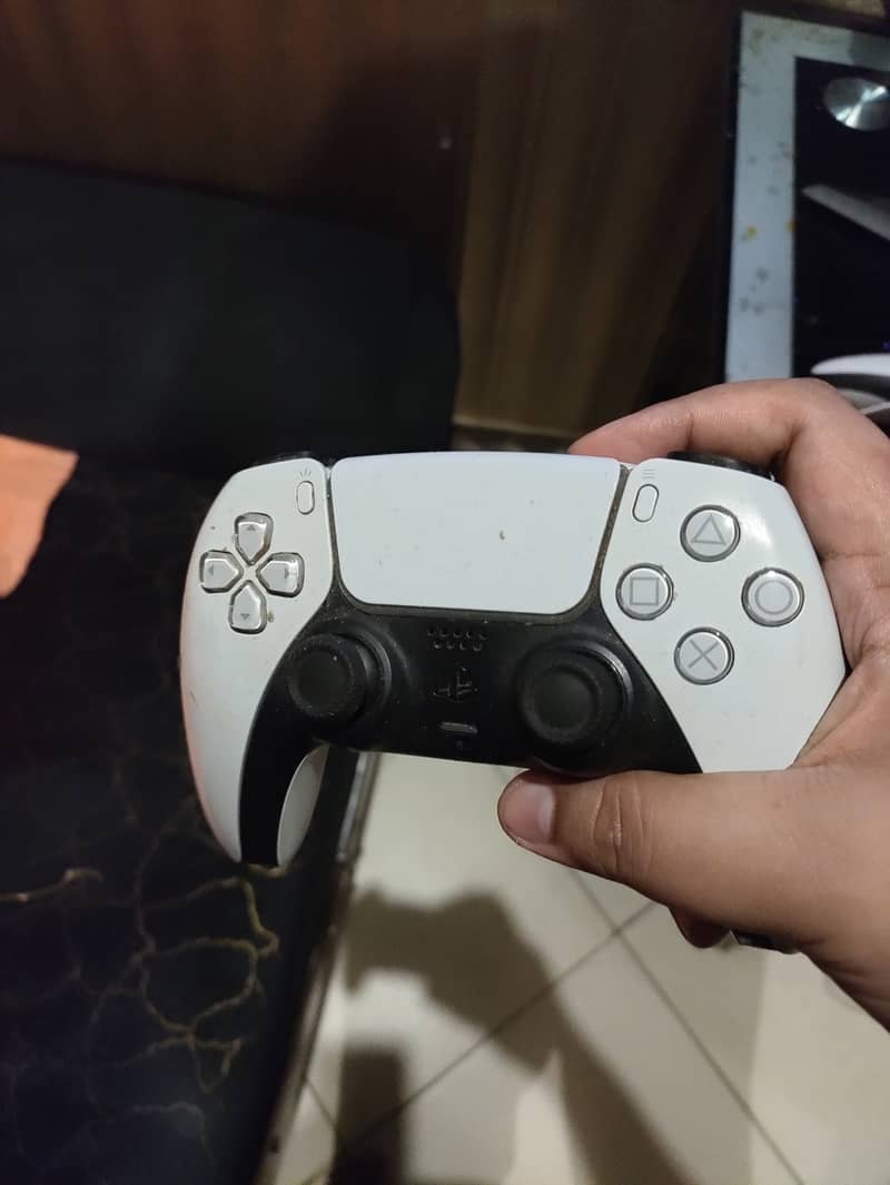 Ps5 controller slightly used 1