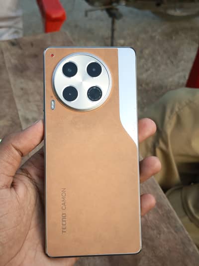 Tecno CAMON 30