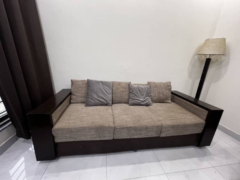 SOFA SET WITH CENTER TABLE 0